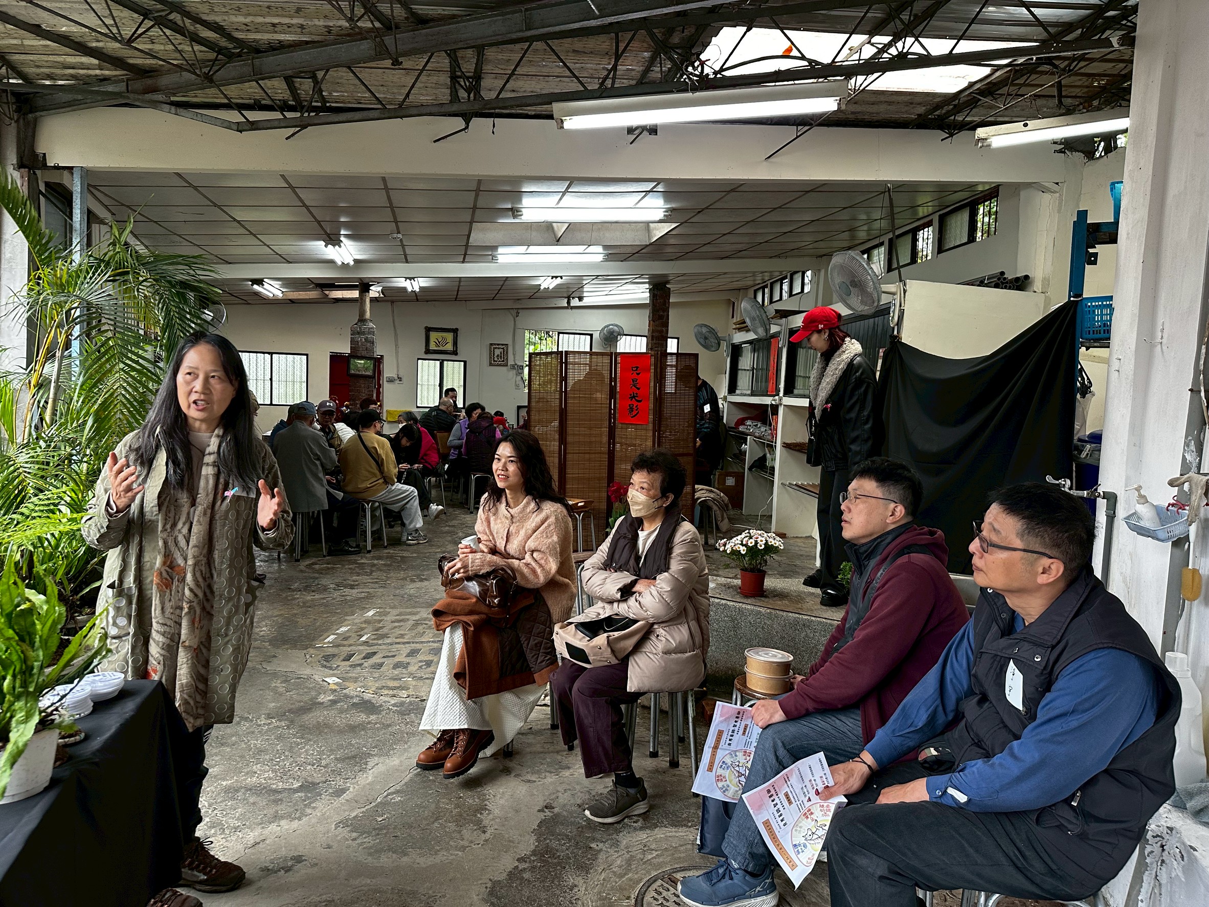 金蛇迎賓賓客盈門