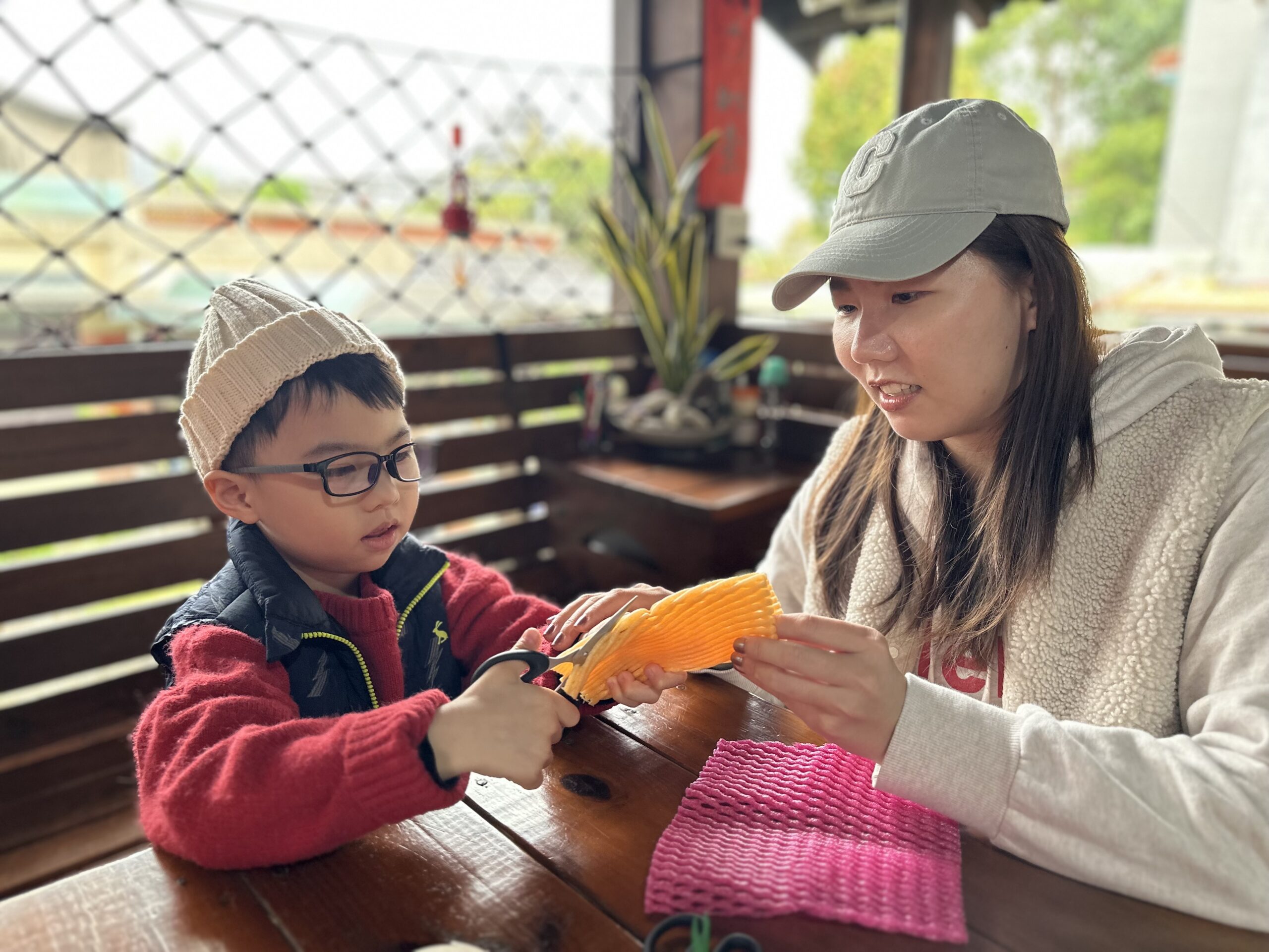 金蛇迎賓賓客盈門